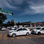 BLOQUEAN TAXISTAS DE CANCÚN ACCESO A ZONA HOTELERA