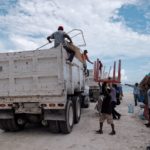 APLICAN OPERATIVO DE LIMPIEZA EN PLAYA LANGOSTA DE CANCÚN