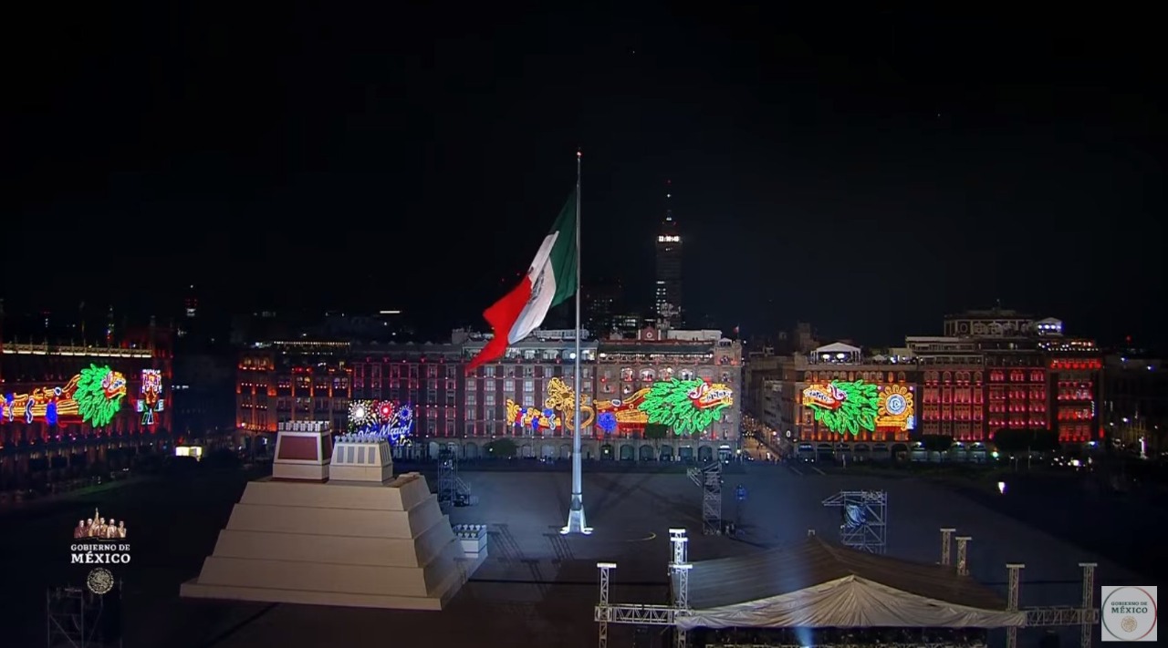 El presidente Andrés Manuel López Obrador lanzó 20 arengas desde el balcón principal del Palacio Nacional.