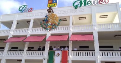 DESFILE DE LA INDEPENDENCIA EN CHETUMAL, RÁPIDO Y SIN NOVEDAD ALGUNA; DURÓ 10 MINUTOS.