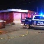 BALEAN A DOS SUJETOS QUE ESTABAN EN EL INTERIOR DE SU CASA