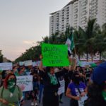 MARCHAN FEMINISTAS POR AVENIDAS DE CANCÚN; PIDEN DESPENALIZAR EL ABORTO EN QUINTANA ROO