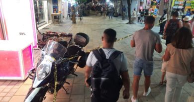 BALEAN A MUJER QUE SE ENCONTRABA EN LA QUINTA AVENIDA DE PLAYA DEL  CARMEN.