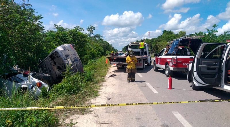 CANCÚN: ENCONTRONAZO EN EL LIBRAMIENTO DEJA UN MUERTO Y TRES LESIONADOS.