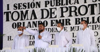 EMIR BELLOS TUN RINDE PROTESTA COMO PRESIDENTE MUNICIPAL DE LÁZARO CÁRDENAS.