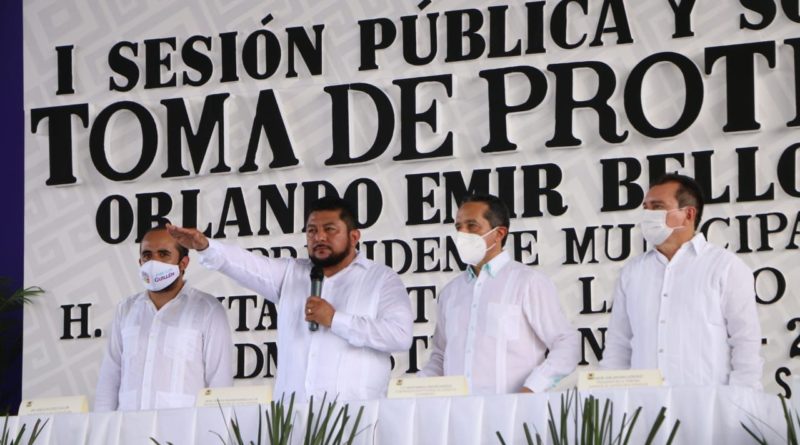 EMIR BELLOS TUN RINDE PROTESTA COMO PRESIDENTE MUNICIPAL DE LÁZARO CÁRDENAS.