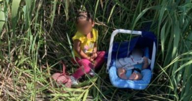 BEBÉ Y NIÑA SON ABANDONADOS A ORILLAS DEL RÍO GRANDE EN LA FRONTERA CON TEXAS.