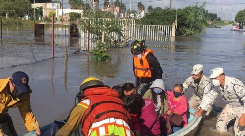 DESALOJAN A 2 MIL PERSONAS POR DESBORDE DEL RÍO SAN JUAN EN QUERÉTARO.