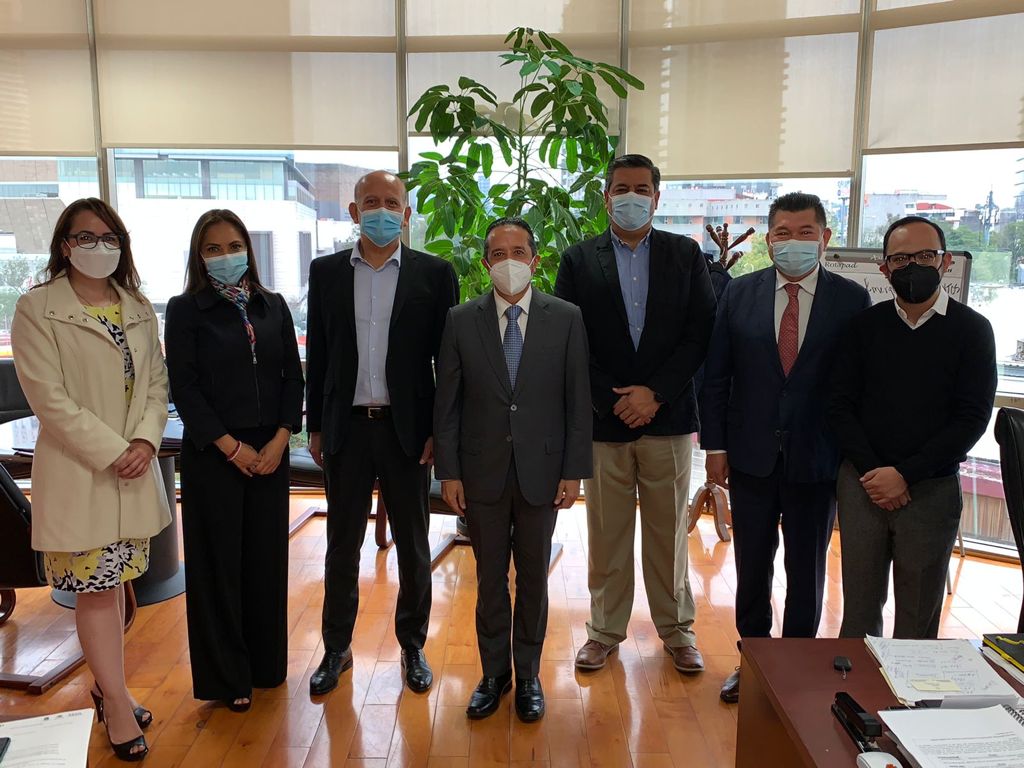 Revisó el avance de los hospitales comunitarios de Tulum y Nicolás Bravo; también se refirió al nuevo Hospital de General de Chetumal y al Hospital Oncológico.