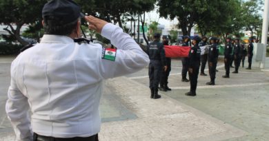 LLEVA A CABO la POLICÍA QUINTANA ROO ARRIAMIENTO DE BANDERA.