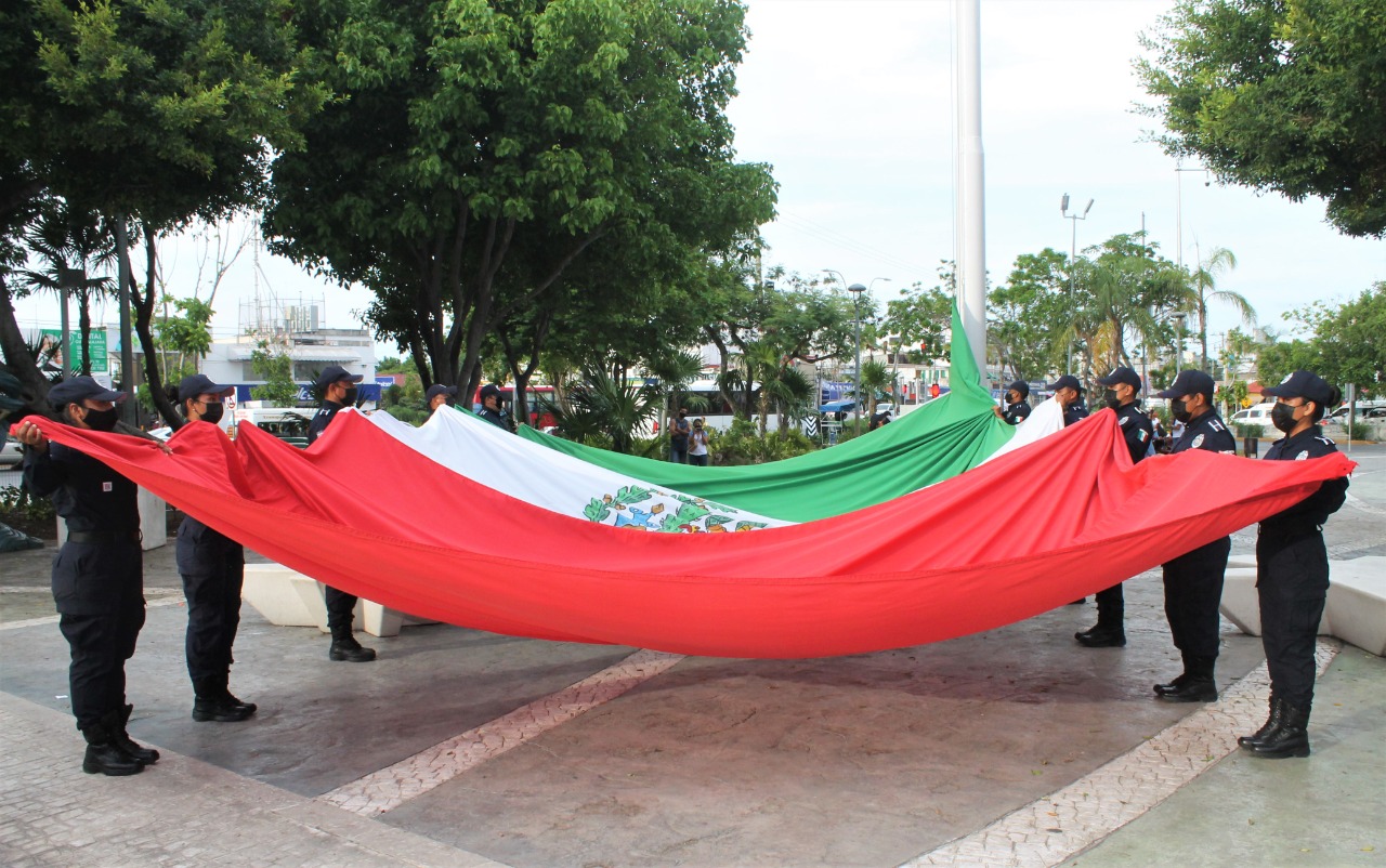 La ceremonia cívica fue parte de las actividades por el 47 aniversario del estado libre y soberano de Quintana Roo.