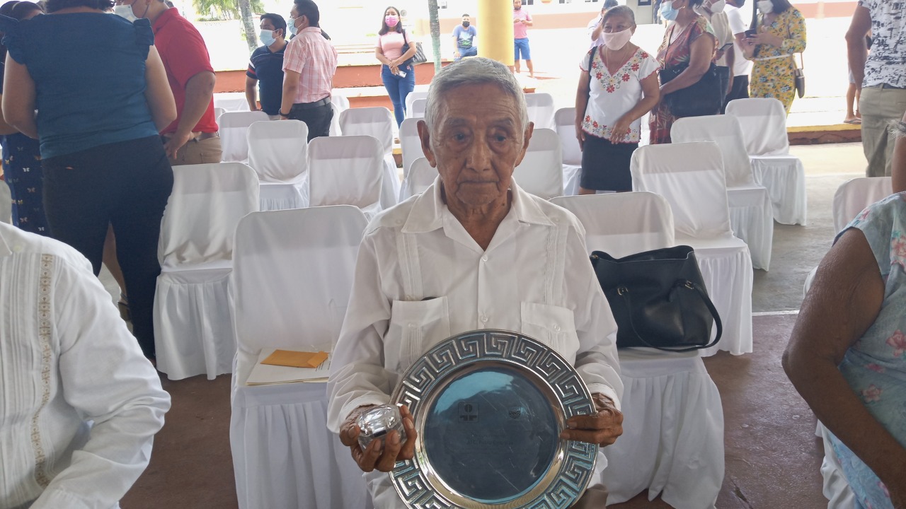 El acreedor es el rezador maya Pablo Dzib Baak y se da dentro de las festividades para celebrar el 162 aniversario de Kantunilkín.