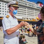LA ALCALDESA JUANITA ALONSO DA BIENVENIDA AL CRUCERO DISNEY FANTASY A COZUMEL