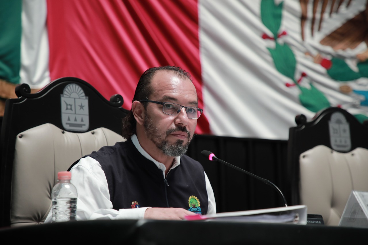 Comparece ante legisladores, Eduardo Ortiz Jasso, director general de la Agencia de Proyectos Estratégicos de Quintana Roo.