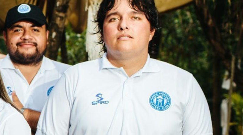 MUERE DT DEL PUERTO AVENTURAS FC DE LA TERCERA DIVISIÓN PROFESIONAL.
