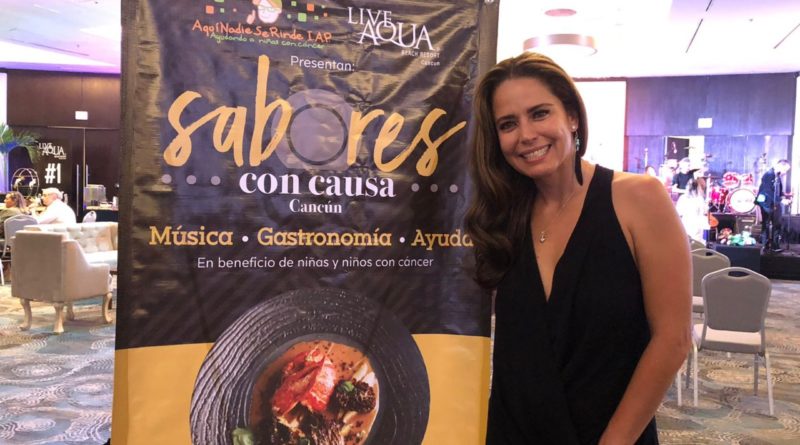 ANA CLAUDIA TALANCÓN CORTA EN CANCÚN LISTÓN INAUGURAL DE EVENTO PARA APOYAR A NIÑOS CON CÁNCER.