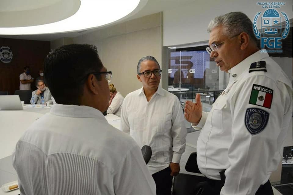 Autoridades de los tres órdenes de Gobierno, encabezados por el fiscal general, Óscar Montes de Oca Rosales, se reunieron en una mesa de trabajo.
