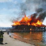 SE QUEMA PALAPA DEL RESTAURANTE LAS GAVIOTAS EN PLAYA LAS PERLAS DE CANCÚN (VIDEO)