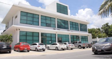 GOBIERNO DE PUERTO MORELOS NO PAGA NI LAS OFICINAS DEL PALACIO MUNICIPAL.