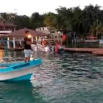 NÁUTICOS DE BACALAR INTENTAN HUNDIR EMBARCACIÓN COZUMELEÑA POR ‘INVASORA’
