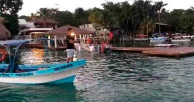 NÁUTICOS DE BACALAR INTENTAN HUNDIR EMBARCACIÓN COZUMELEÑA POR ‘INVASORA’.