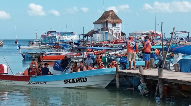 PESCADORES DE HOLBOX MIGRAN A LA ACTIVIDAD TURÍSTICA.