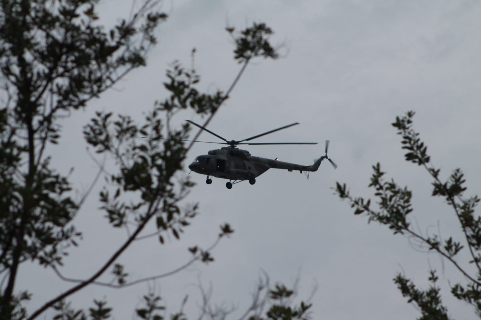 Se trata de un helicóptero MI-17 de fabricación rusa, mide 18.30 metros de largo y 5.65 metros de ancho, pesa 14 toneladas y cuenta con artillería.