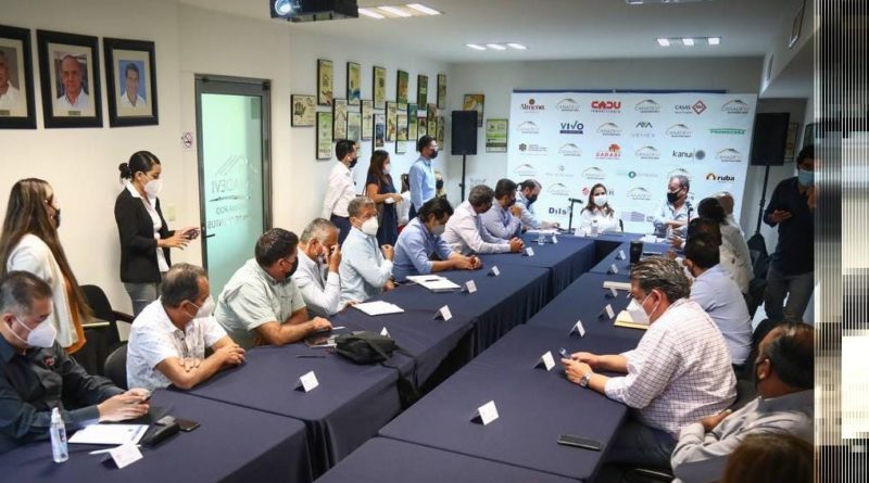 TRABAJO COORDINADO Y PERMANENTE CON CÁMARAS EMPRESARIALES EN CANCÚN.