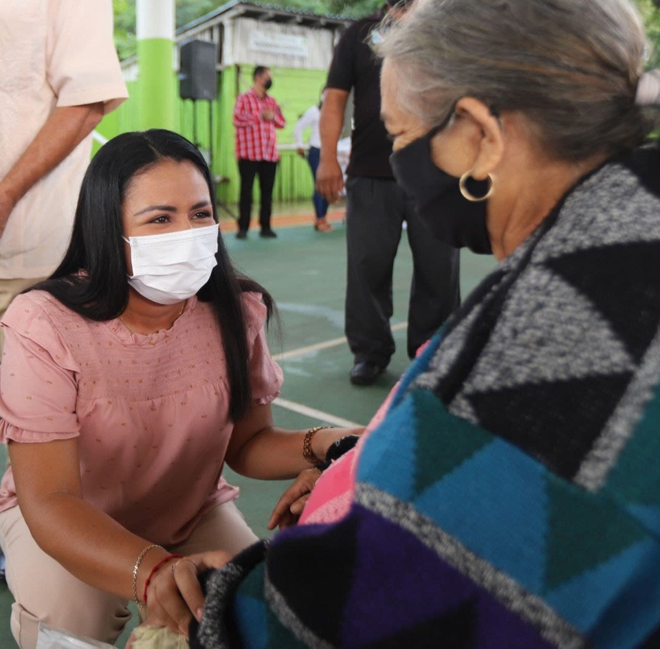 Atender a quienes más lo necesitan es una de nuestras responsabilidades, expresó la presidenta municipal de Puerto Morelos Blanca Merari Tziu