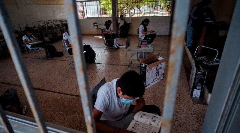 PADRES QUINTANARROENSES AÚN RENUENTES A ENVIAR A SUS HIJOS A CLASES PRESENCIALES.