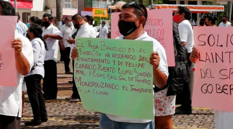 TRANSPORTISTAS EXIGEN A LÍDER TAXISTA Y SÍNDICO DE CARRILLO PUERTO NO APROVECHAR SU CARGO PARA MONOPOLIZAR EL SERVICIO.