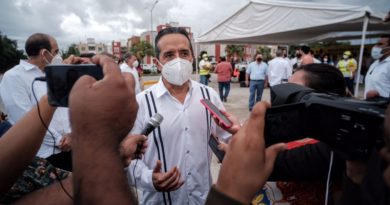 CARLOS JOAQUÍN AGRADECE EL CUMPLIDO DE LÓPEZ OBRADOR Y SEÑALA ESTAR ENFOCADO EN GOBERNAR QUINTANA ROO.