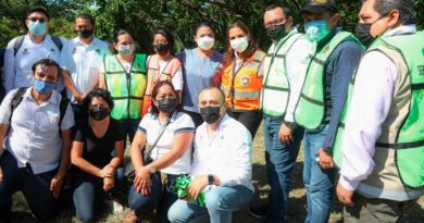 ESTUDIANTES DE BACHILLERATO Y AUTORIDADES PARTICIPAN EN LIMPIEZA DE PARQUE EN CANCÚN.