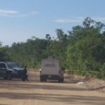 ENCUENTRAN CUERPO “ENSABANADO” EN CAMINO DE TERRACERÍA EN CANCÚN