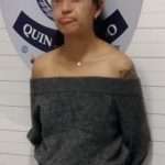 DETIENEN A MUJER POR AGREDIR A POLICÍAS