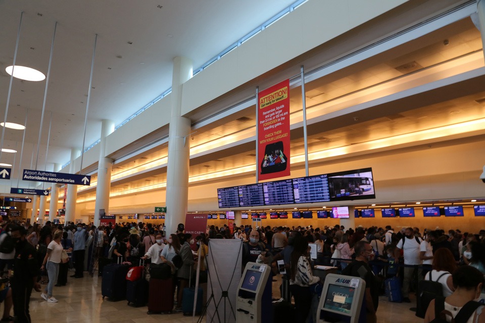 De acuerdo con registros del Grupo Aeroportuario del Sureste, este día se tendrán 251 y 249 salidas hacia destinos nacionales e internacionales.