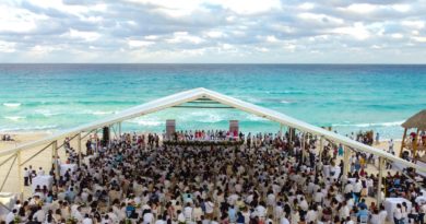 MARA LEZMA ATESTIGUÓ LA UNIÓN DE 402 PAREJAS EN PLAYA MARLIN