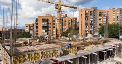 DE LA MAÑA NADIE SE ESCAPA: HASTA LOS ALBAÑILES PAGAN DERECHO DE PISO.