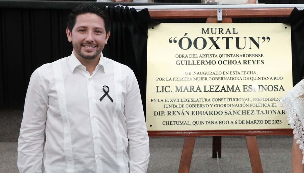 CONGRESO DEL ESTADO DEVELA PLACA CON EVIDENTE ERROR ORTOGRÁFICO