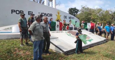 MILITARES Y EXMILITARES MARCHAN POR SOLDADOS ACUSADOS DE MATAR A CINCO JÓVENES EN NUEVO LAREDO